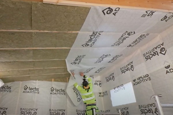 Adaptieve dampremmer voor luchtdicht en duurzaam bouwen